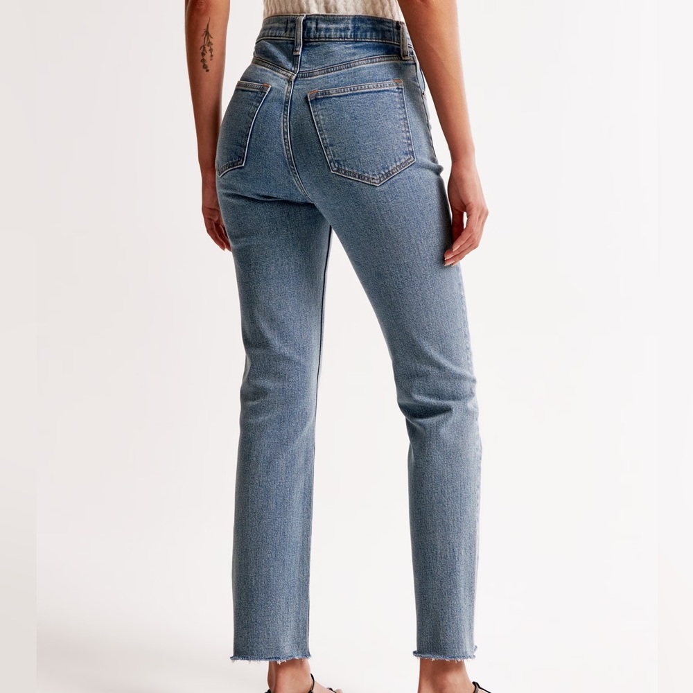 💙 A&F The Ankle Straight Ultra High Rise Curve Love Jeans 29 Regular